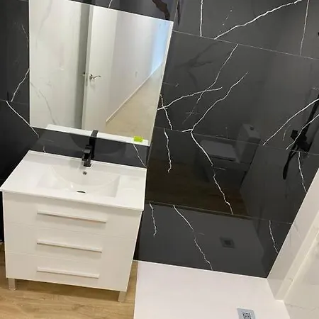 Edifico Manez Primero- Nuevo, 10 Minutos Gibraltar Apartment
